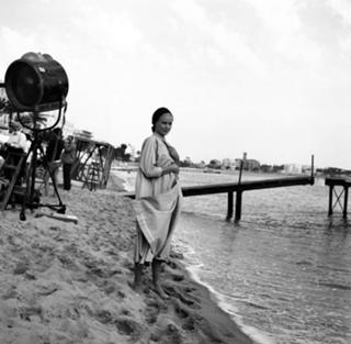 Grace Kelly feet photo thumbnail