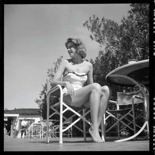 Grace Kelly feet photo thumbnail