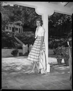 Grace Kelly feet photo thumbnail