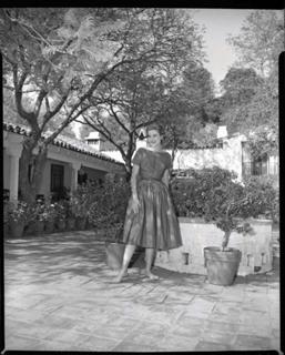 Grace Kelly feet photo thumbnail