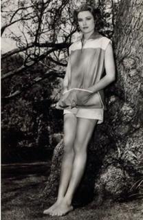 Grace Kelly feet photo thumbnail