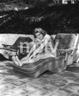 Grace Kelly feet photo thumbnail