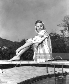 Grace Kelly feet photo thumbnail
