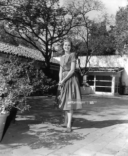 Grace Kelly feet photo thumbnail
