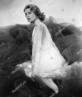 Grace Kelly feet photo thumbnail