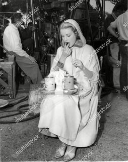 Grace Kelly feet photo thumbnail