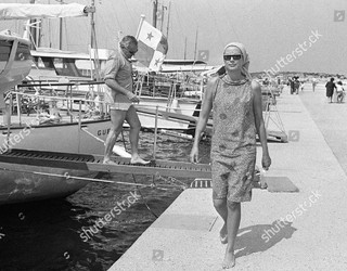 Grace Kelly feet photo thumbnail