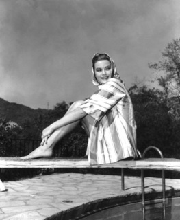 Grace Kelly feet photo thumbnail