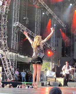 Grace Potter feet photo 19