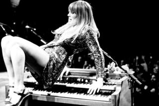 Grace Potter feet photo 4