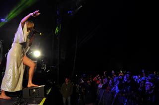 Grace Potter feet photo 18