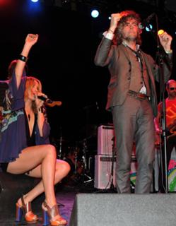 Grace Potter feet photo 9
