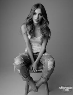 Grace Van Dien feet photo thumbnail