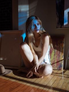 Grace Van Dien feet photo thumbnail