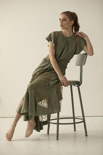 Grace Van Dien feet photo thumbnail