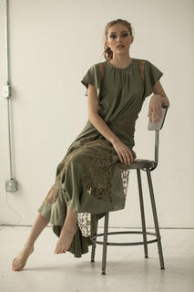 Grace Van Dien feet photo thumbnail