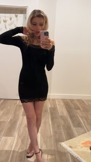 Grace Van Dien feet photo thumbnail