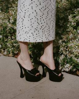 Grace Van Dien feet photo thumbnail