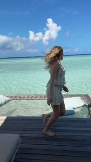 Grace Van Dien feet photo 15
