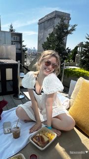 Grace Van Dien feet photo 6