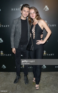 Grace Van Patten feet photo thumbnail