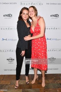 Grace Van Patten feet photo thumbnail