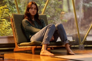 Grace Van Patten feet photo thumbnail