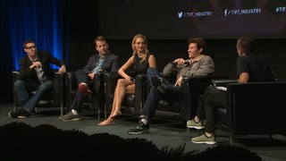 Grace Van Patten feet photo thumbnail