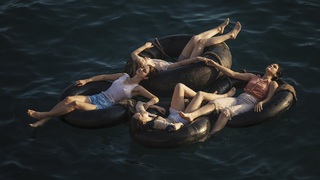 Grace Van Patten feet photo thumbnail