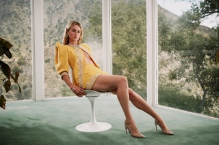 Grace Van Patten feet photo thumbnail