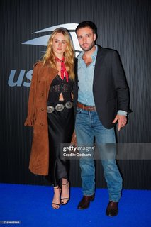 Grace Van Patten feet photo thumbnail