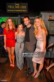 Grace Van Patten feet photo thumbnail