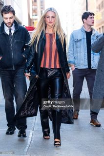 Grace Van Patten feet photo 4