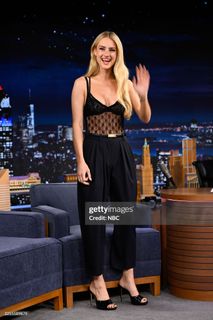 Grace Van Patten feet photo 20