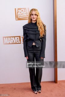Grace Van Patten feet photo 2