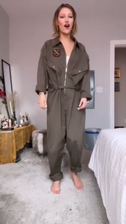 Grace VanderWaal feet photo 4