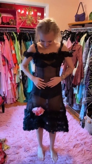 Grace VanderWaal feet photo 13