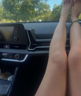 Grace VanderWaal feet photo 3