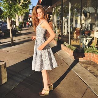 Grace Victoria Cox feet photo 2