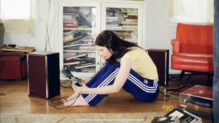 Gracie Abrams feet photo thumbnail