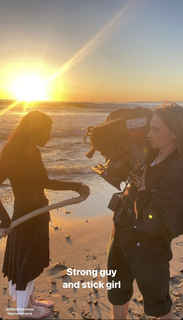 Gracie Abrams feet photo thumbnail