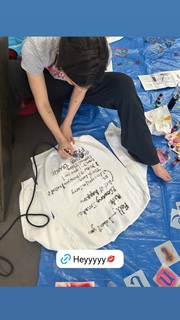 Gracie Abrams feet photo thumbnail