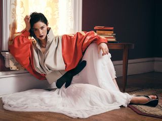 Gracie Abrams feet photo thumbnail