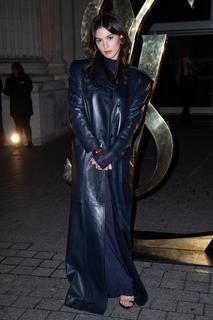 Gracie Abrams feet photo thumbnail