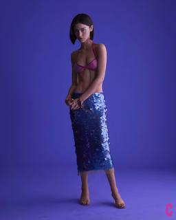 Gracie Abrams feet photo thumbnail