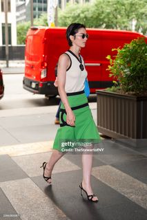 Gracie Abrams feet photo 3