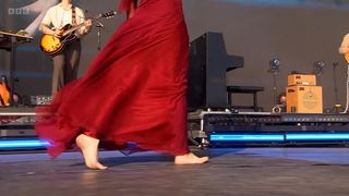 Gracie Abrams feet photo 8