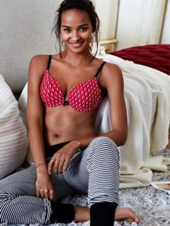 Gracie Carvalho feet photo 7
