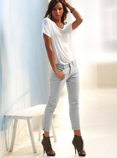 Gracie Carvalho feet photo 2