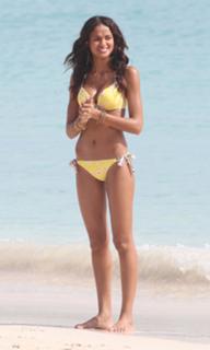 Gracie Carvalho feet photo 10
